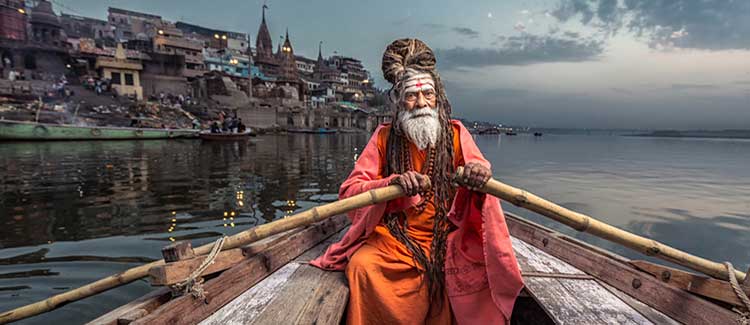 Sadhu Il Santone Indiano Con Una Relazione Unica Con La Cannabis Cannaconnection Com