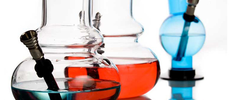 Le 10 alternative all'acqua nel bong per migliorare il gusto dell'erba Le 10 alternative all'acqua nel bong per migliorare il gusto dell'erba
